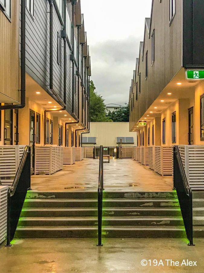 Modern 2-Bedroom Apartment 7-Mins Walk To Queenstown Zewnętrze zdjęcie
